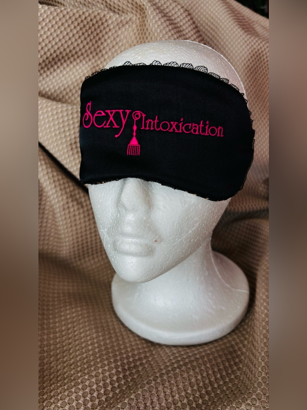 NWOT- REVERSIBLE Black / Animal Print Sleep Mask with Pink Embroidery